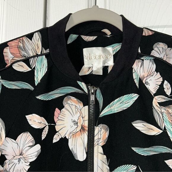 Decree Floral Print Bomber Jacket(Size Medium) - Picture 9 of 13